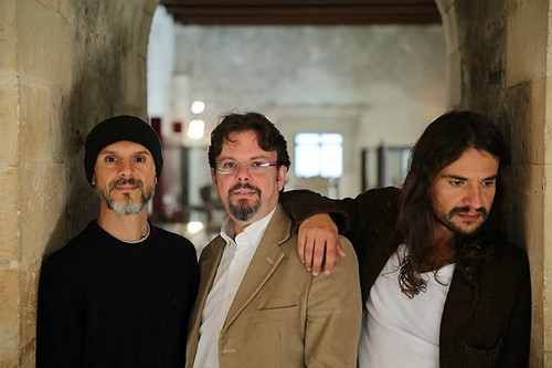 Il trio OI DIPNOI presenta “Bastrika” in concerto al Centro ZO di Catania e all’Auditorium Rai di Palermo